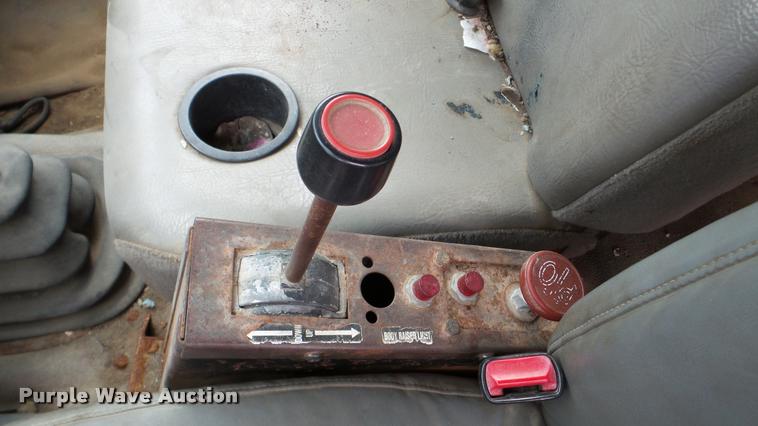 image for item DA2886 2000 Ford F750 Super Duty dump truck