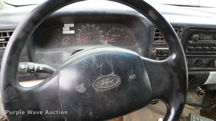 image for item DA2886 2000 Ford F750 Super Duty dump truck