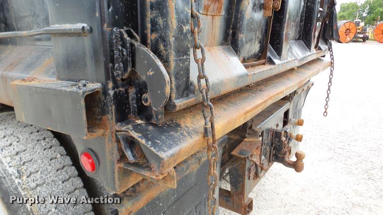 image for item DA2886 2000 Ford F750 Super Duty dump truck