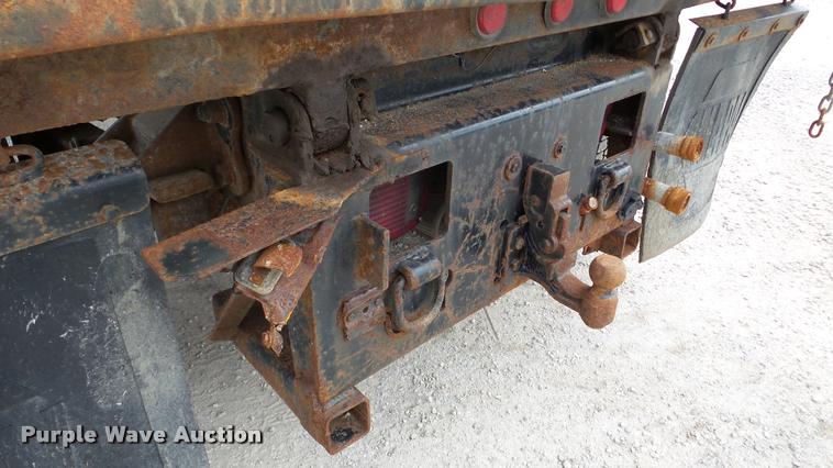 image for item DA2886 2000 Ford F750 Super Duty dump truck