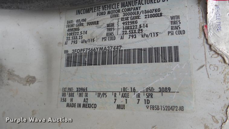 image for item DA2886 2000 Ford F750 Super Duty dump truck