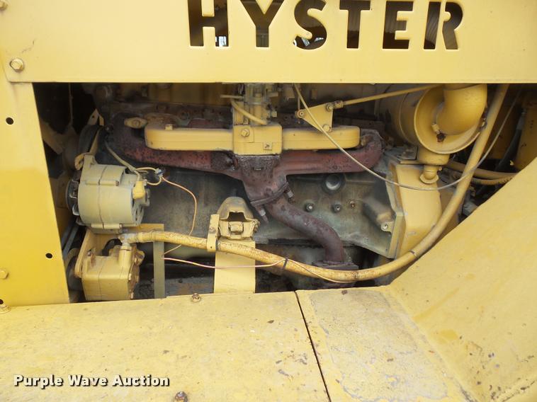 image for item DA3907 1977 Hyster C-530 pneumatic roller