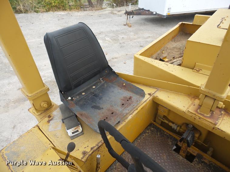 image for item DA3907 1977 Hyster C-530 pneumatic roller