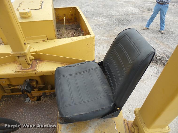 image for item DA3907 1977 Hyster C-530 pneumatic roller