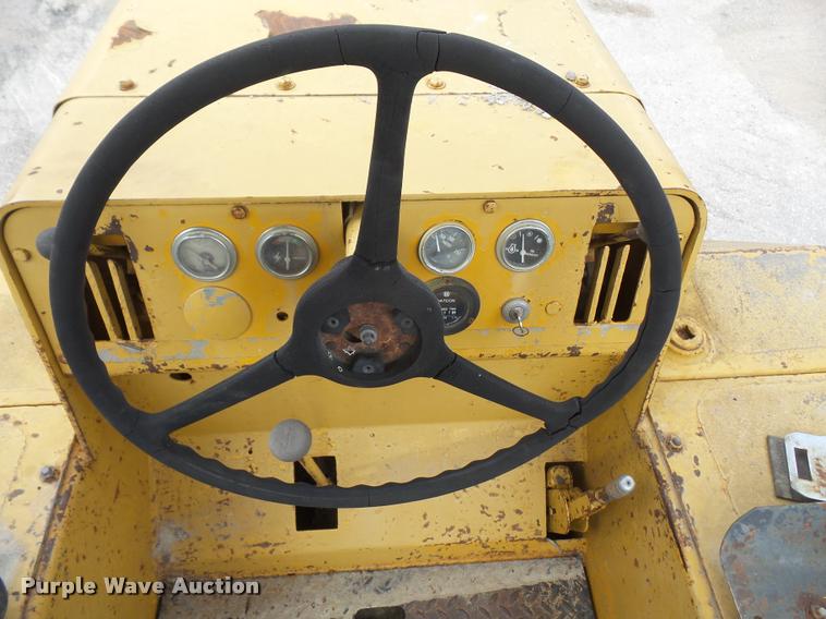 image for item DA3907 1977 Hyster C-530 pneumatic roller