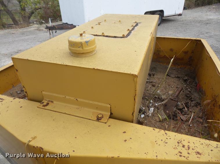 image for item DA3907 1977 Hyster C-530 pneumatic roller