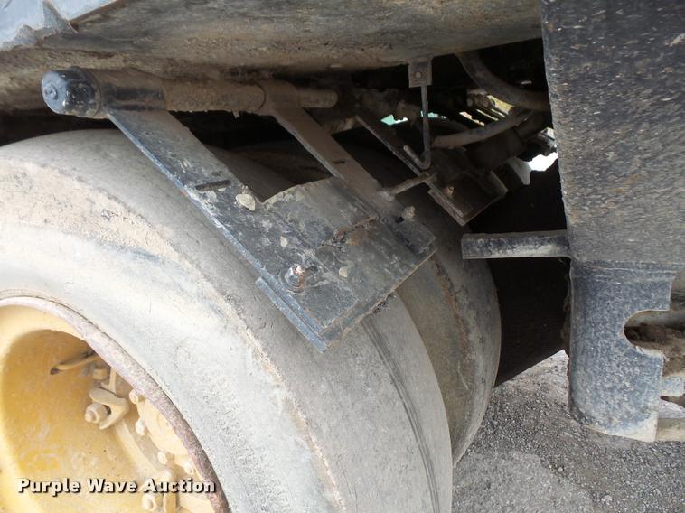 image for item DA3907 1977 Hyster C-530 pneumatic roller