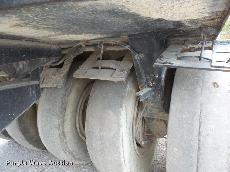 image for item DA3907 1977 Hyster C-530 pneumatic roller