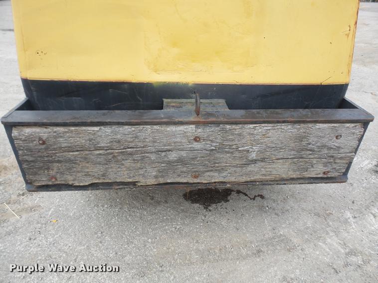 image for item DA3907 1977 Hyster C-530 pneumatic roller