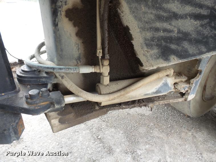 image for item DA3907 1977 Hyster C-530 pneumatic roller