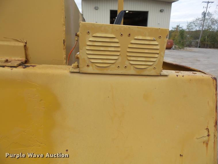 image for item DA3907 1977 Hyster C-530 pneumatic roller