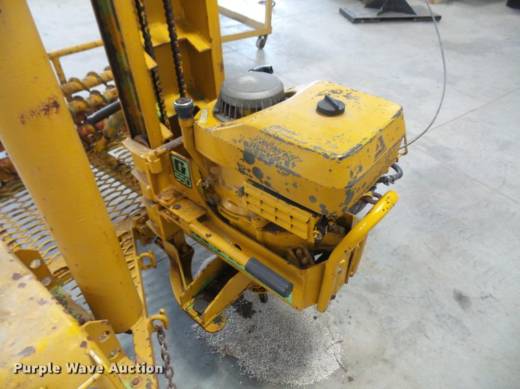 image for item DA3920 Dig-r-mobile 550 test hole drill