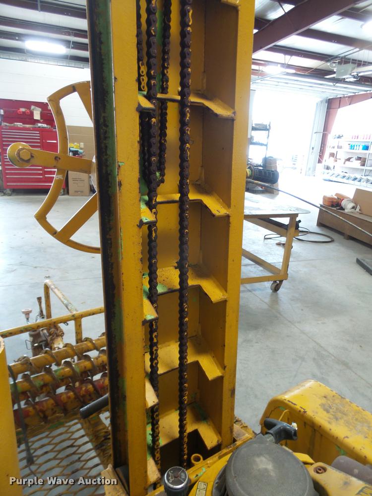 image for item DA3920 Dig-r-mobile 550 test hole drill