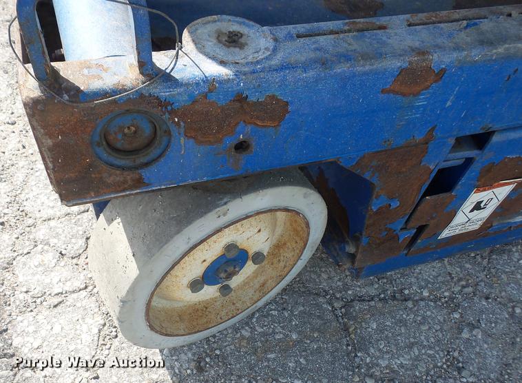 image for item DA3930 Up Right X20W scissor lift