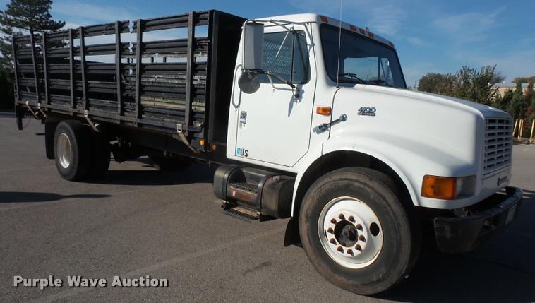 image for item DA3934 2000 International 4900 flatbed truck