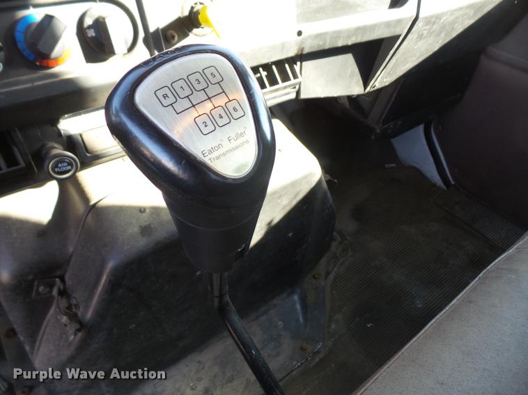 image for item DA3934 2000 International 4900 flatbed truck