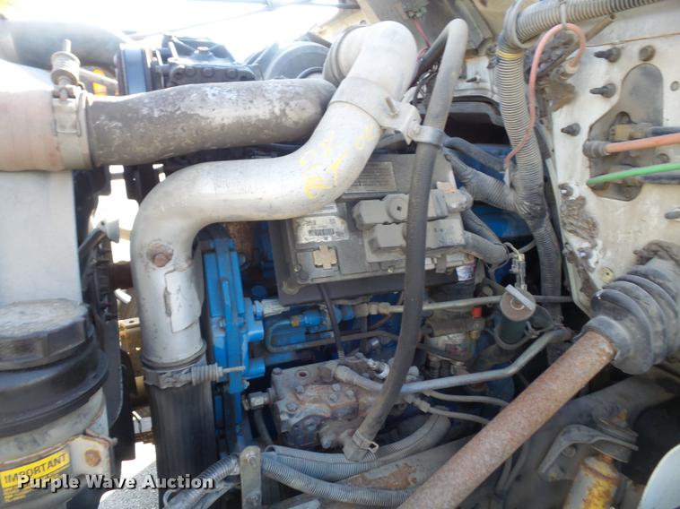 image for item DA3934 2000 International 4900 flatbed truck