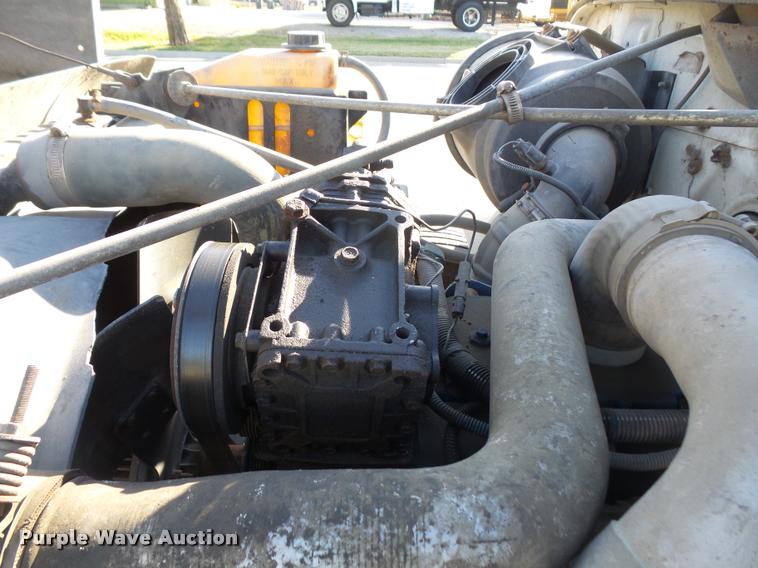 image for item DA3934 2000 International 4900 flatbed truck