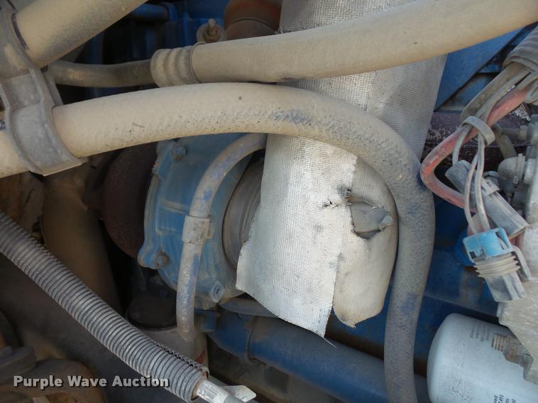 image for item DA3934 2000 International 4900 flatbed truck