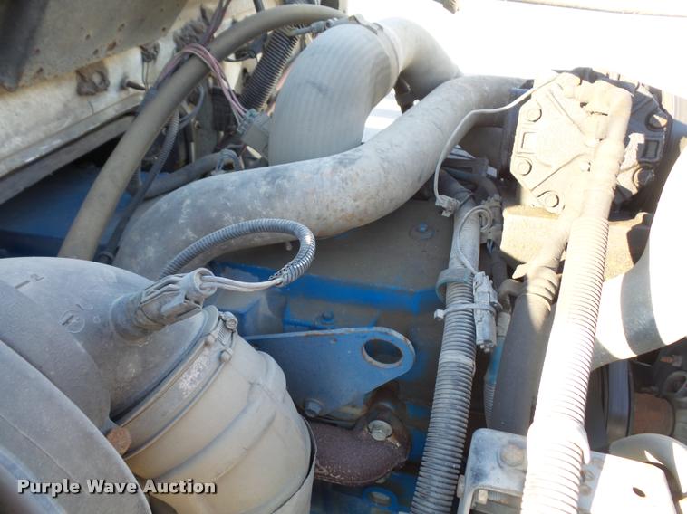 image for item DA3934 2000 International 4900 flatbed truck