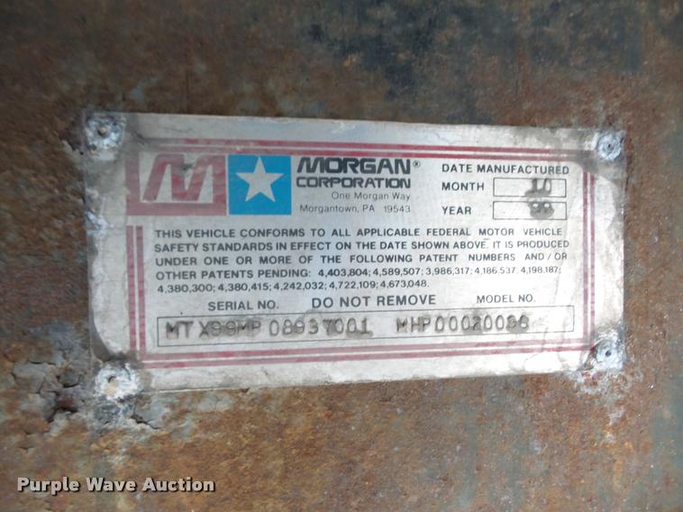 image for item DA3934 2000 International 4900 flatbed truck