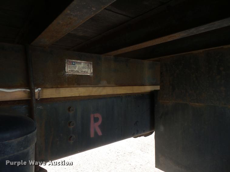 image for item DA3934 2000 International 4900 flatbed truck