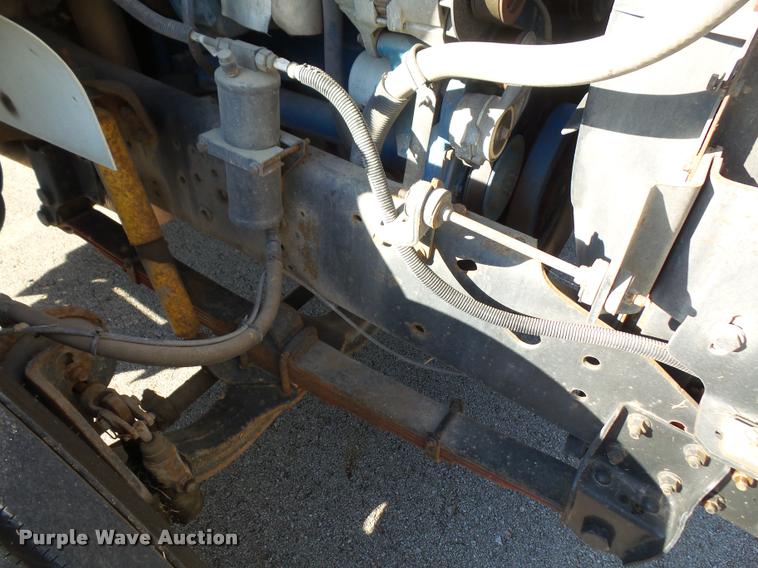 image for item DA3934 2000 International 4900 flatbed truck