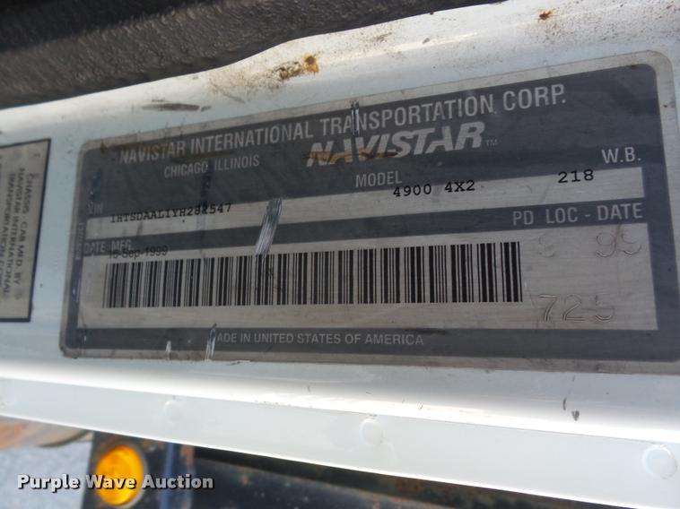 image for item DA3934 2000 International 4900 flatbed truck