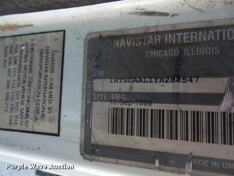 image for item DA3934 2000 International 4900 flatbed truck