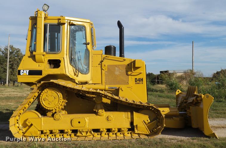 image for item DB4569 1992 Caterpillar D4H Series II dozer