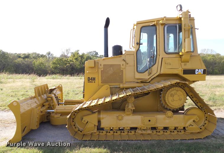 image for item DB4569 1992 Caterpillar D4H Series II dozer