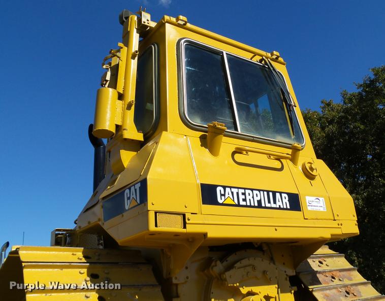 image for item DB4569 1992 Caterpillar D4H Series II dozer
