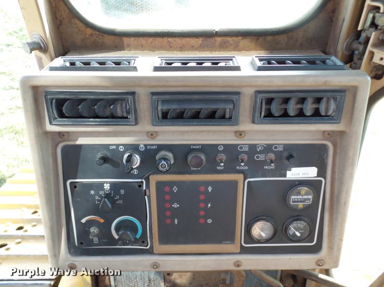 image for item DB4569 1992 Caterpillar D4H Series II dozer