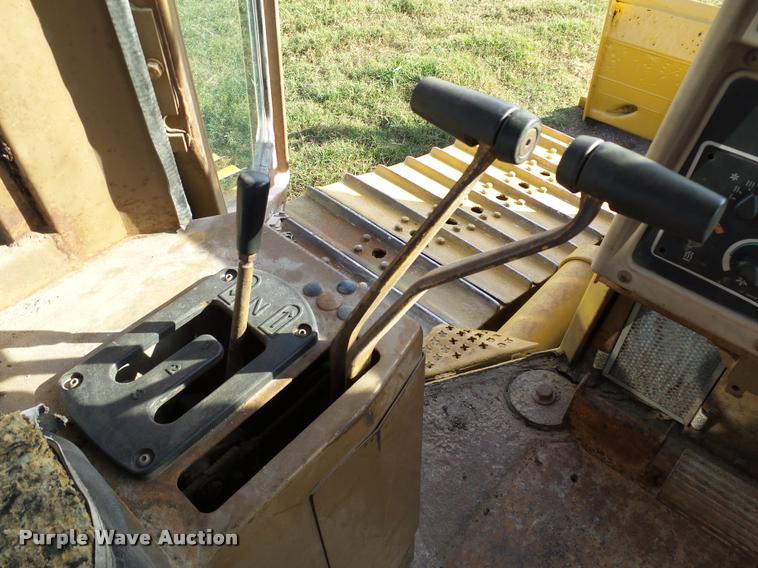 image for item DB4569 1992 Caterpillar D4H Series II dozer