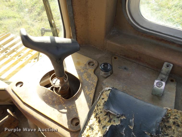 image for item DB4569 1992 Caterpillar D4H Series II dozer