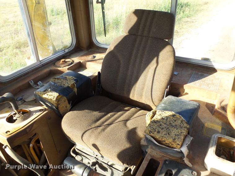 image for item DB4569 1992 Caterpillar D4H Series II dozer