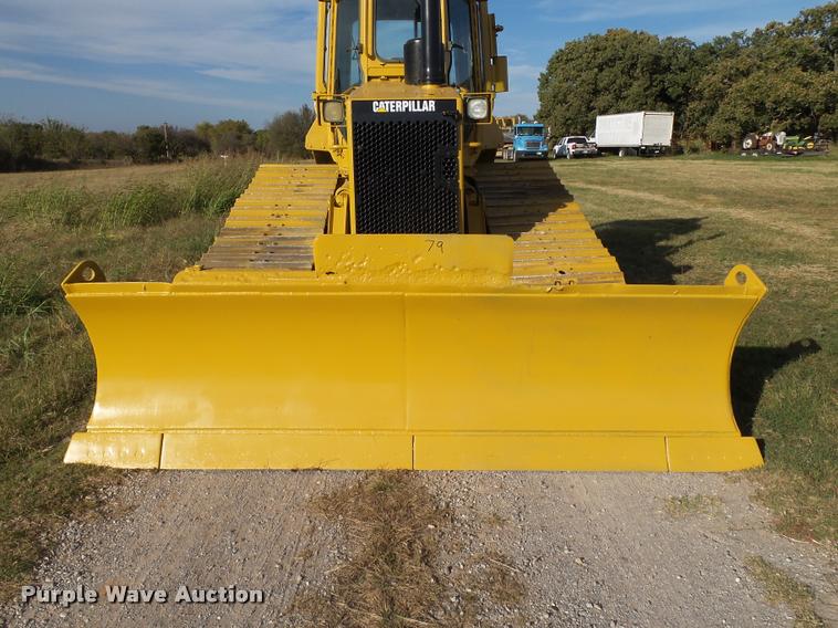 image for item DB4569 1992 Caterpillar D4H Series II dozer