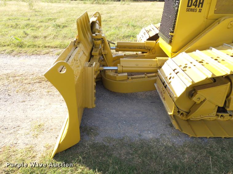 image for item DB4569 1992 Caterpillar D4H Series II dozer