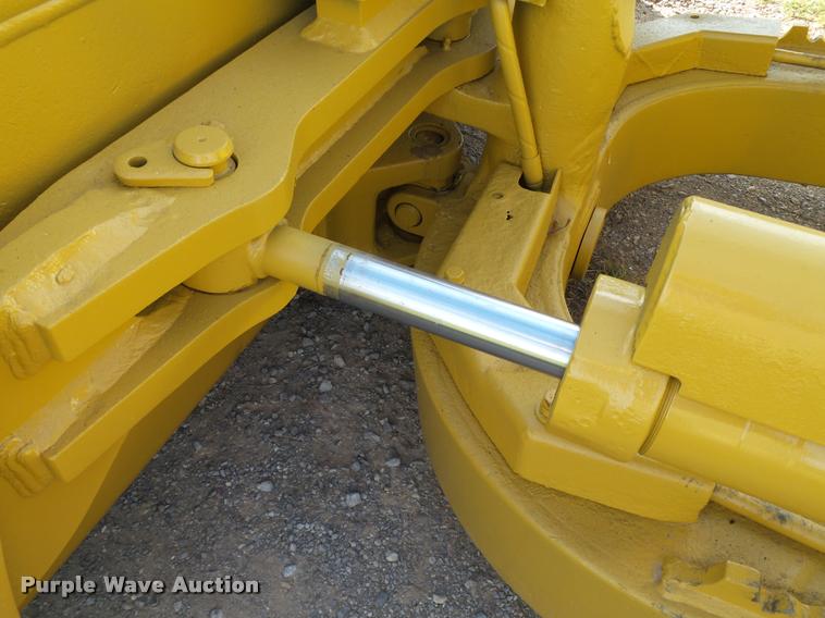 image for item DB4569 1992 Caterpillar D4H Series II dozer