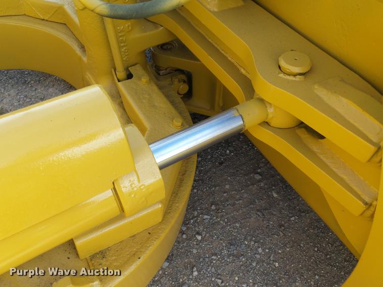 image for item DB4569 1992 Caterpillar D4H Series II dozer