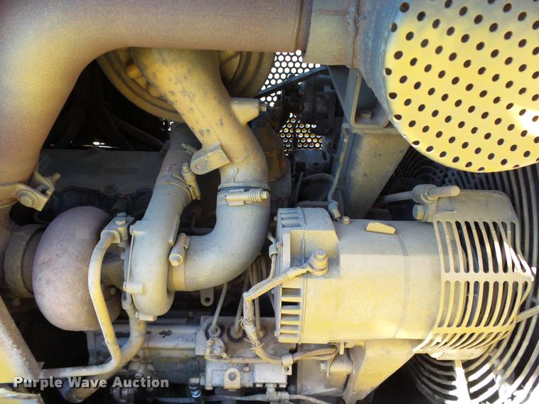 image for item DB4569 1992 Caterpillar D4H Series II dozer