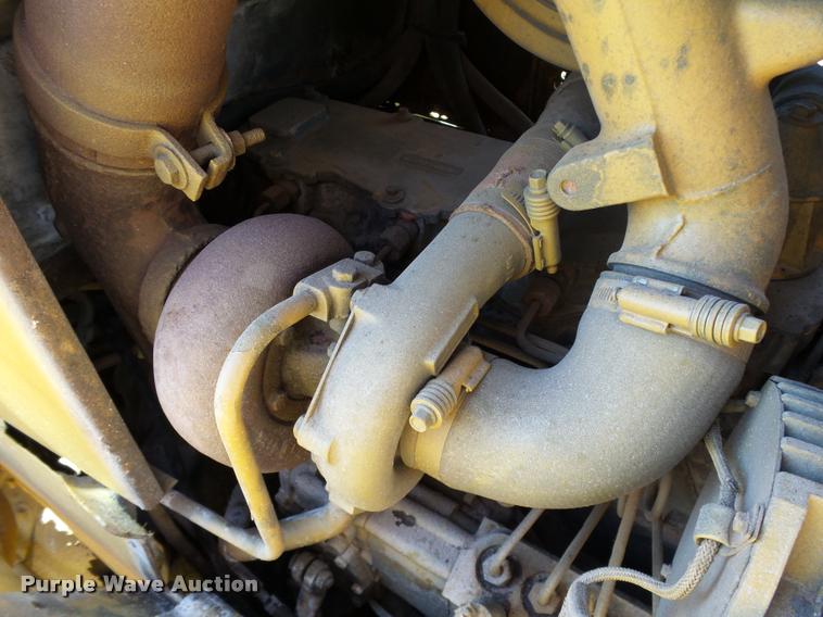 image for item DB4569 1992 Caterpillar D4H Series II dozer