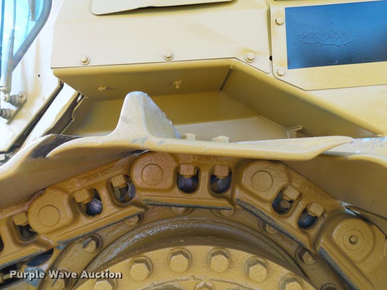 image for item DB4569 1992 Caterpillar D4H Series II dozer