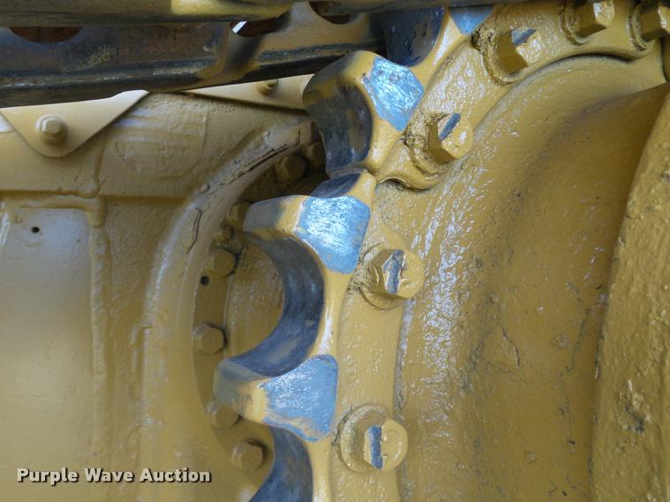 image for item DB4569 1992 Caterpillar D4H Series II dozer