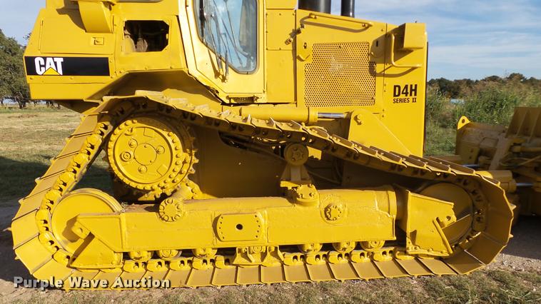 image for item DB4569 1992 Caterpillar D4H Series II dozer