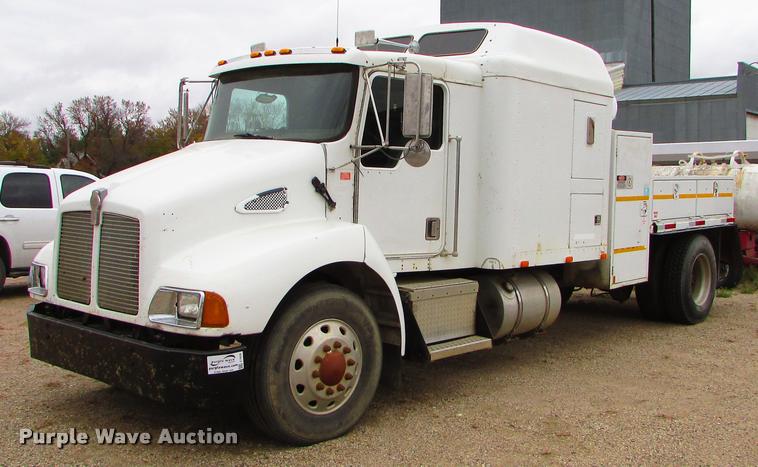 image for item J1629 1998 Kenworth T300 service truck