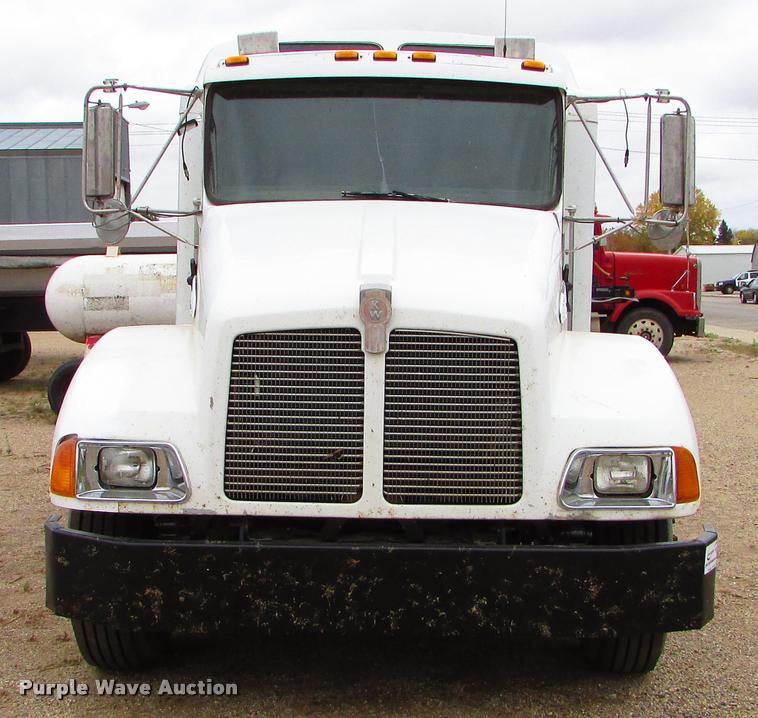 image for item J1629 1998 Kenworth T300 service truck