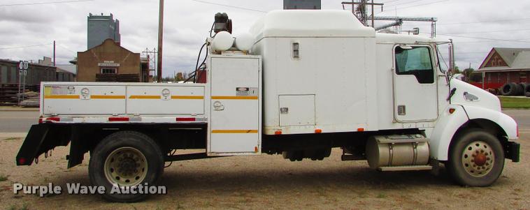 image for item J1629 1998 Kenworth T300 service truck