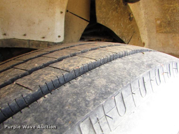 image for item J1629 1998 Kenworth T300 service truck