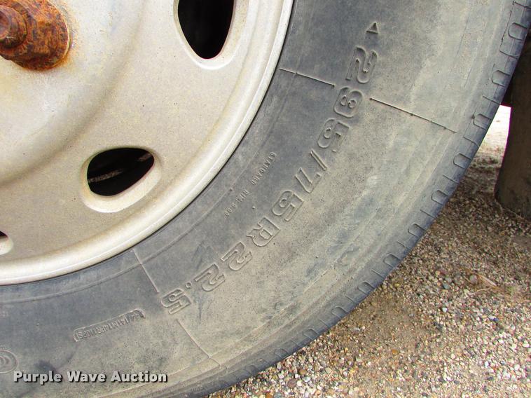 image for item J1629 1998 Kenworth T300 service truck